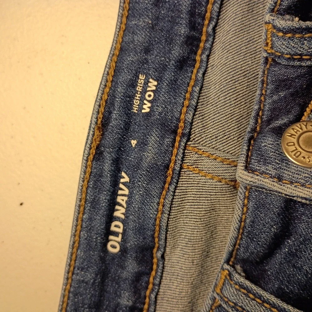 Old Navy High-Rise Wow Denim Shorts Womens 4 Medium Wash Cuffed Bermuda Jean